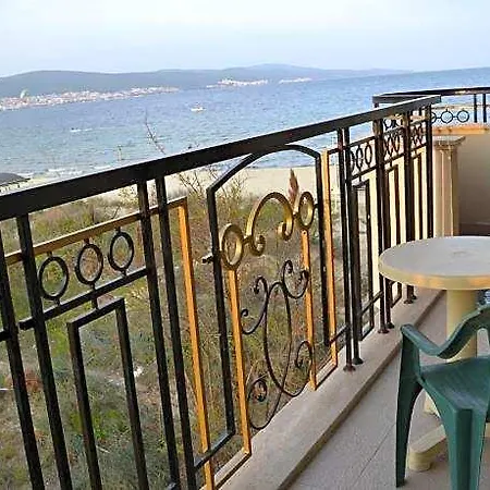 Golden Rainbow Vip 네세부르