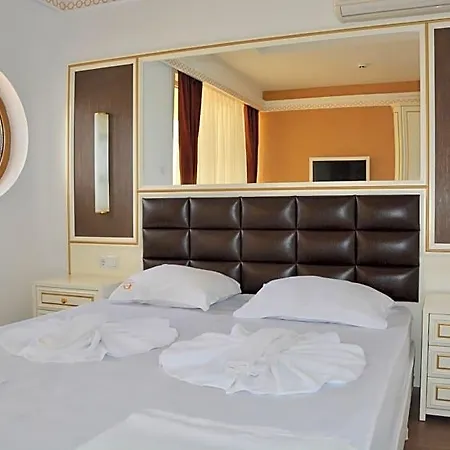 Golden Rainbow Vip 3* 네세부르